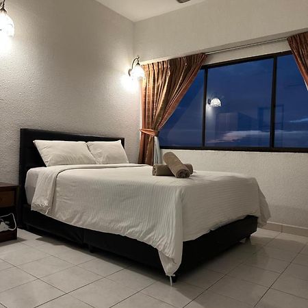 Beach Resort Home Stay Sri Sayang Apartment Batu Ferringhi 2Bedroom エクステリア 写真