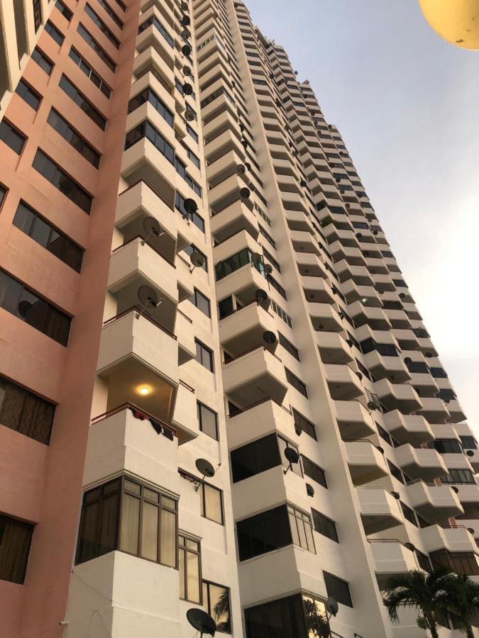 Beach Resort Home Stay Sri Sayang Apartment Batu Ferringhi 2Bedroom エクステリア 写真