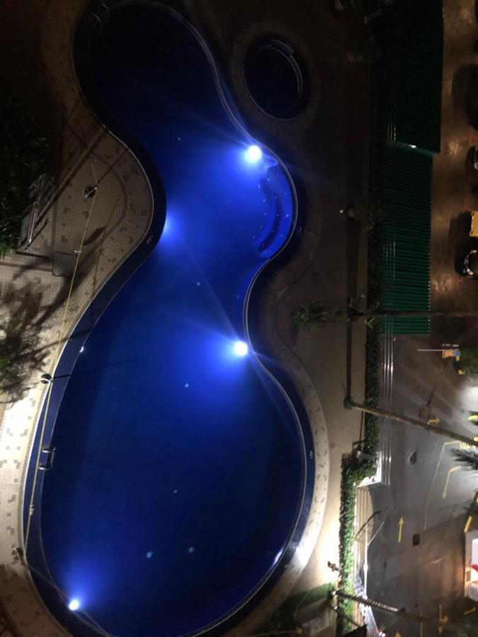 Beach Resort Home Stay Sri Sayang Apartment Batu Ferringhi 2Bedroom エクステリア 写真