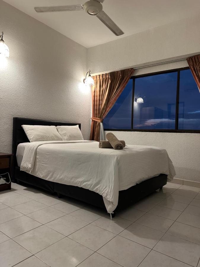Beach Resort Home Stay Sri Sayang Apartment Batu Ferringhi 2Bedroom エクステリア 写真
